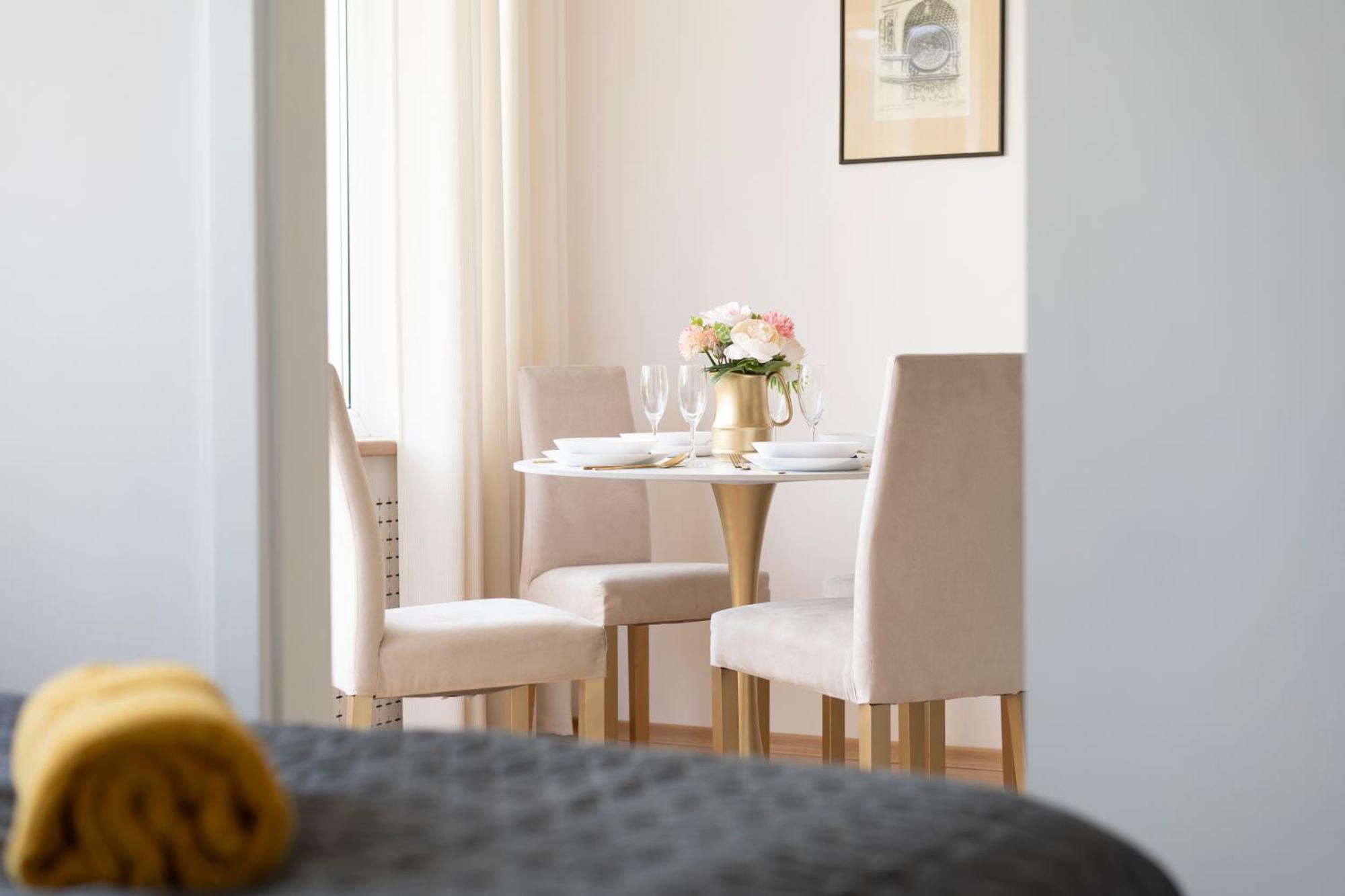 Greenpoint Hoza Apartment Варшава Экстерьер фото